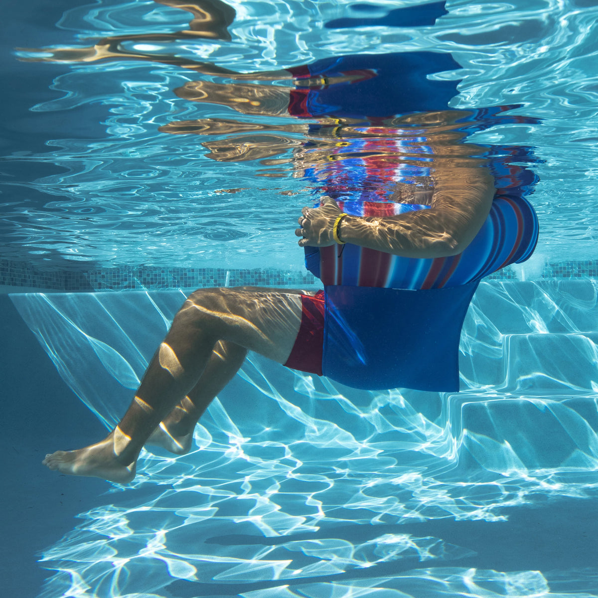 Blurred Stripe Pool Float E2795