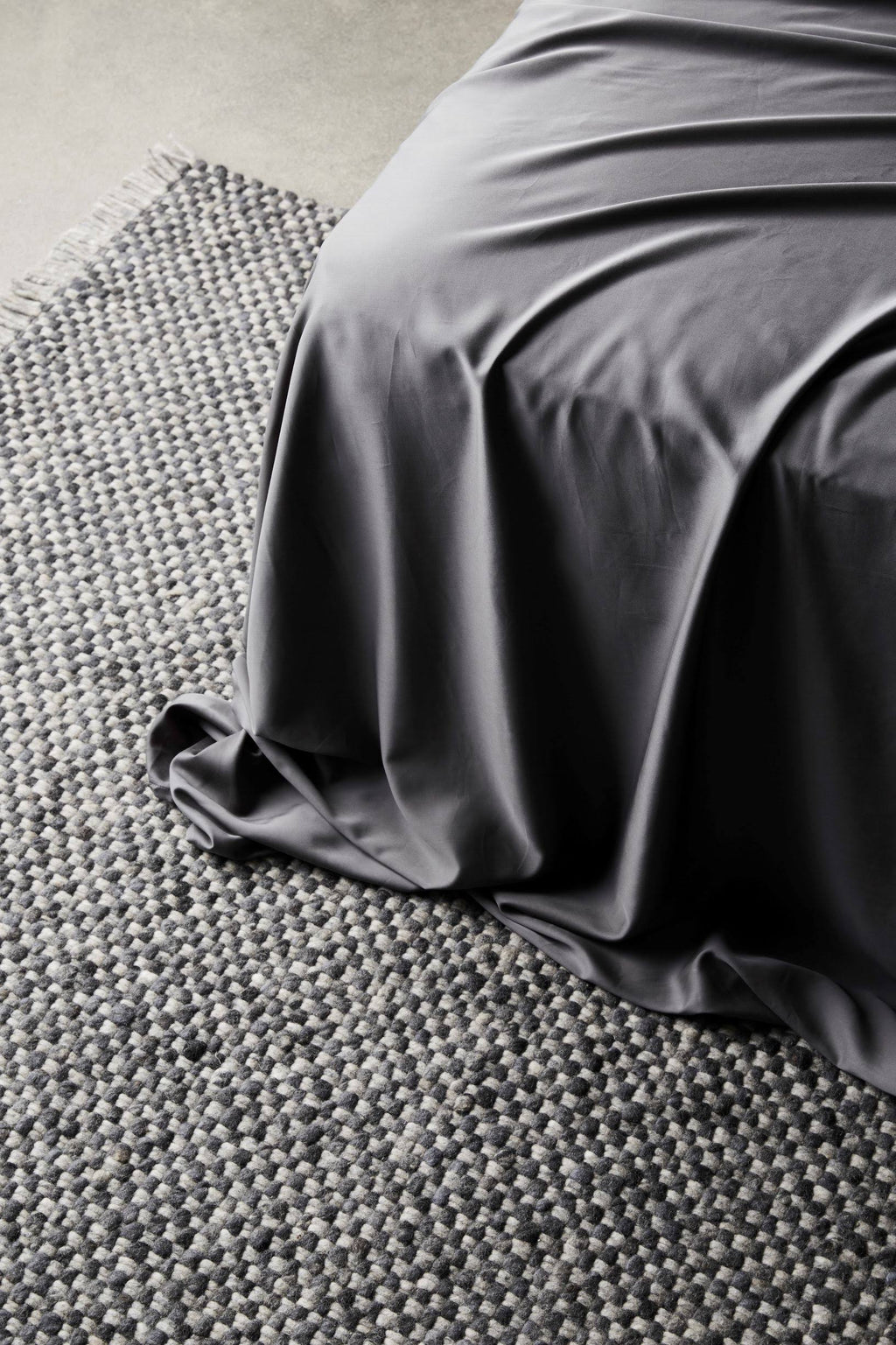 King Grey Bamboo Lyocell Fitted Sheet F274339
