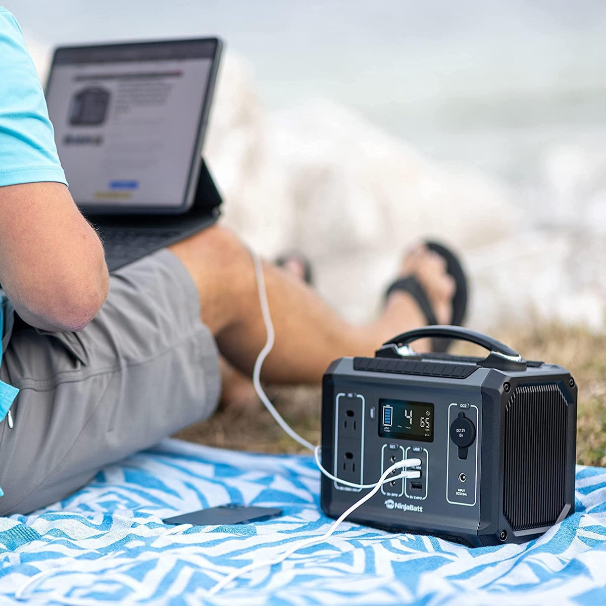 300W Portable Power Station with Pure Sine Wave AC Outlets Q5336