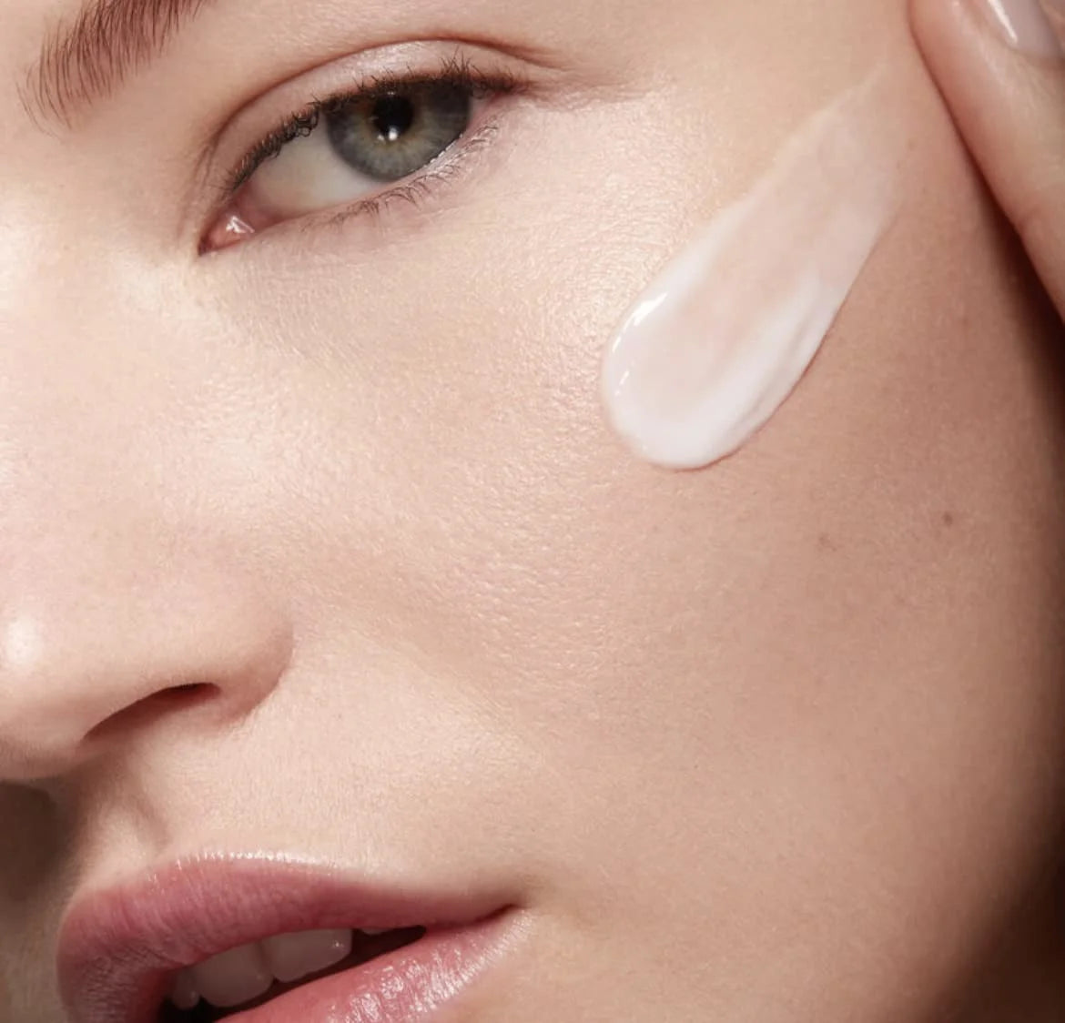 Light Reflecting Moisturizer E883515
