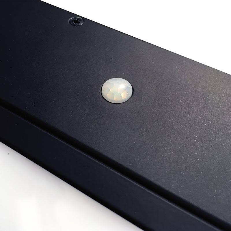 White Selectable CCT USB Port Undercabinet B762594