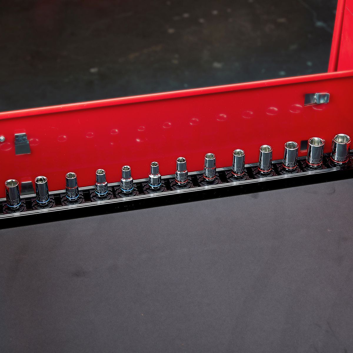 1/4 in. Magnetic Socket Rail with Twist Lock A868