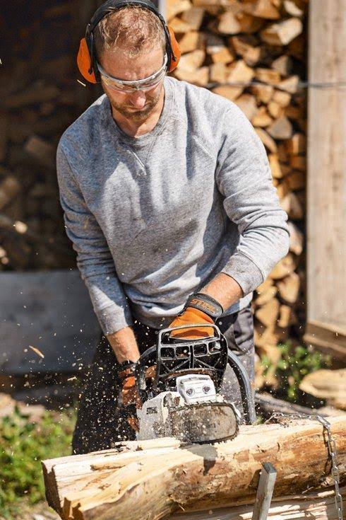 16x22 Chainsaw R82798