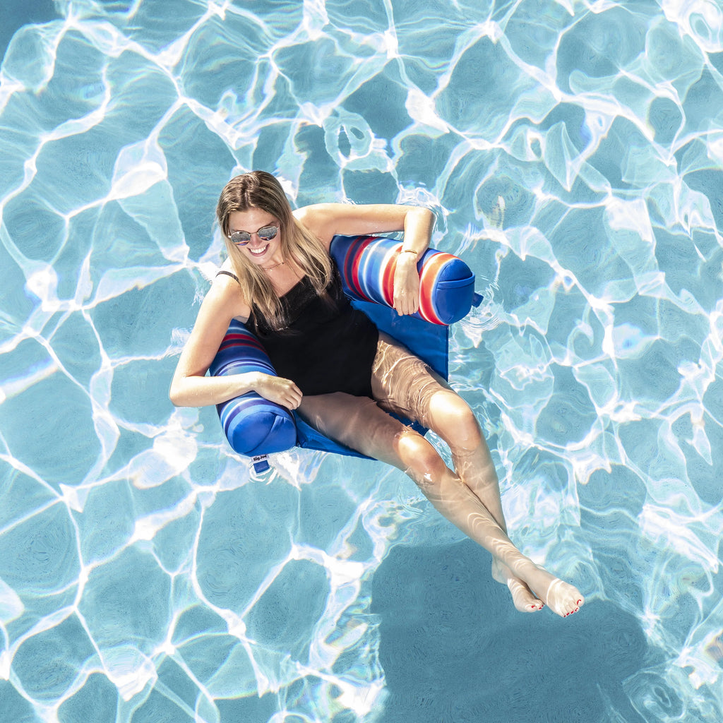 Blurred Stripe Pool Float E2795