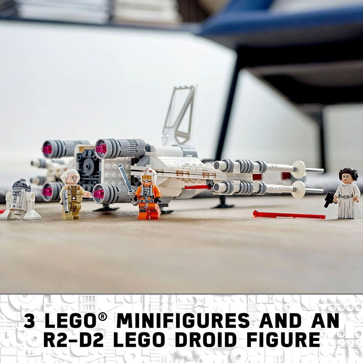 Building Toy with Minifigure and Droid Figure D702