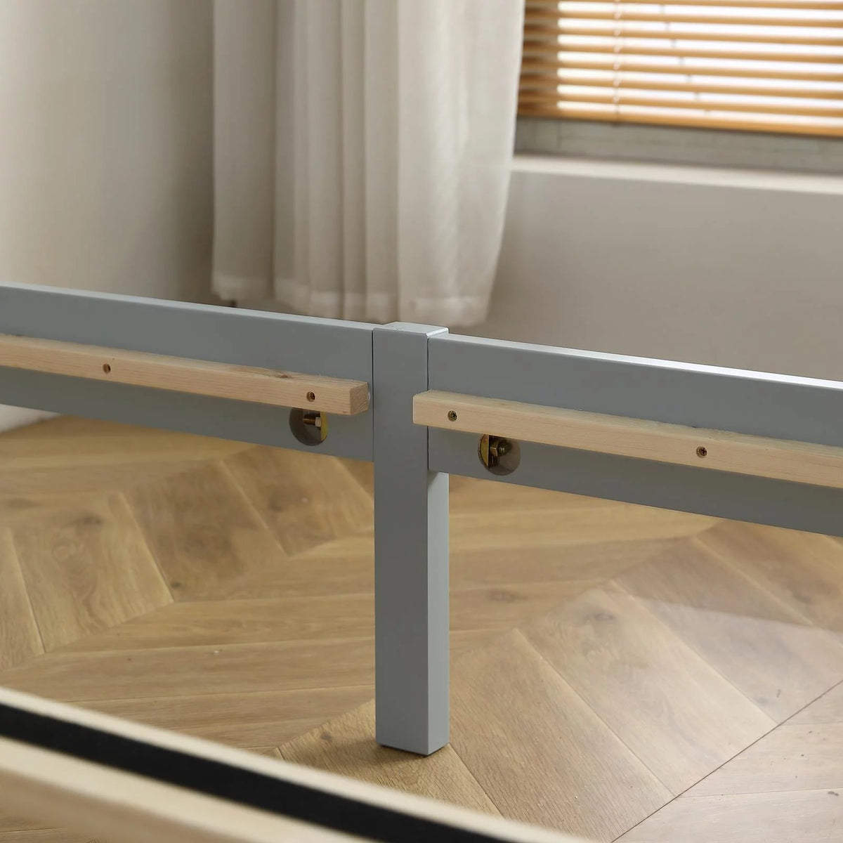 Full Bed Frame with Headboard E67632